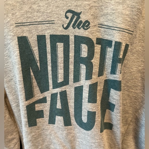The North Face Gray Hoodie for women, size medium, EUC, winter, comfy, pockets - Picture 2 of 8